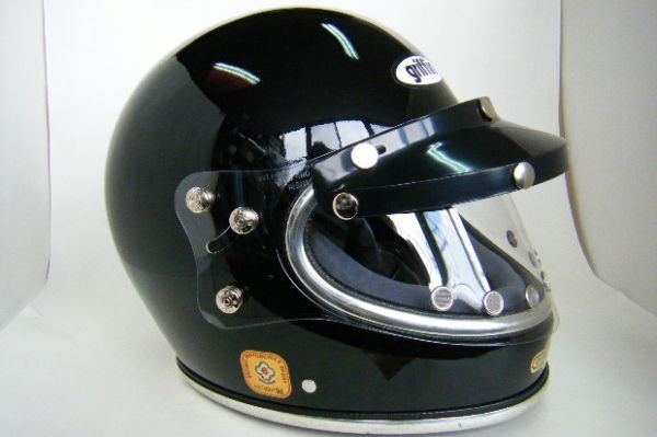 10 Helm Klasik yang Pernah Populer