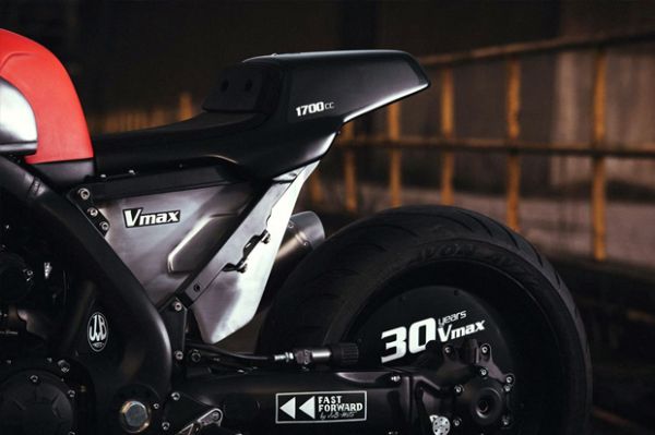 Modifikasi Yamaha VMAX INFRARED Penuh Bahan Karbon